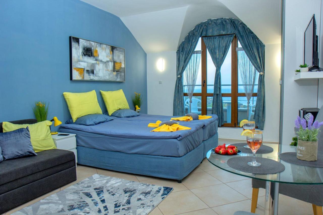 Black Sea Narcissus - Quiet Studio With Amazing Sea View Varna Eksteriør billede