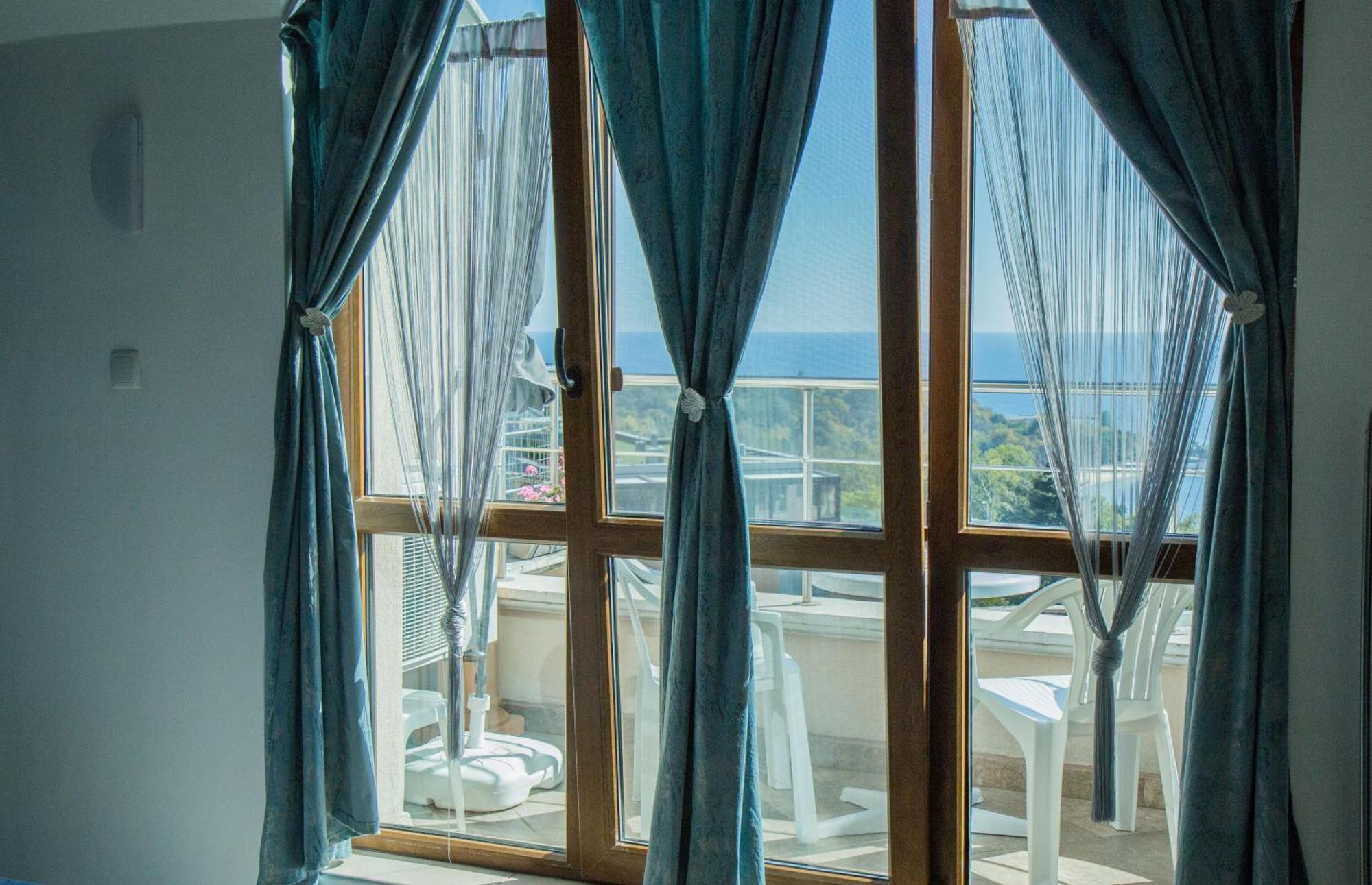 Black Sea Narcissus - Quiet Studio With Amazing Sea View Varna Eksteriør billede